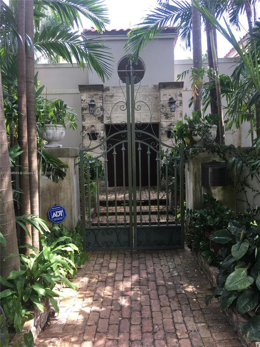 3235 SW 58th Ct, Miami, FL 33155 - photo 1