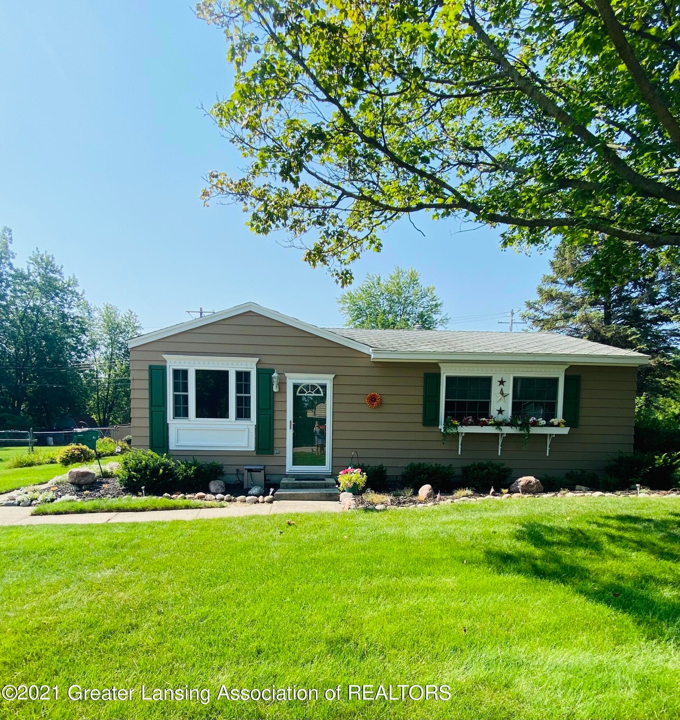 1431 Mark Twain Dr, Lansing, MI 48911 - photo 1