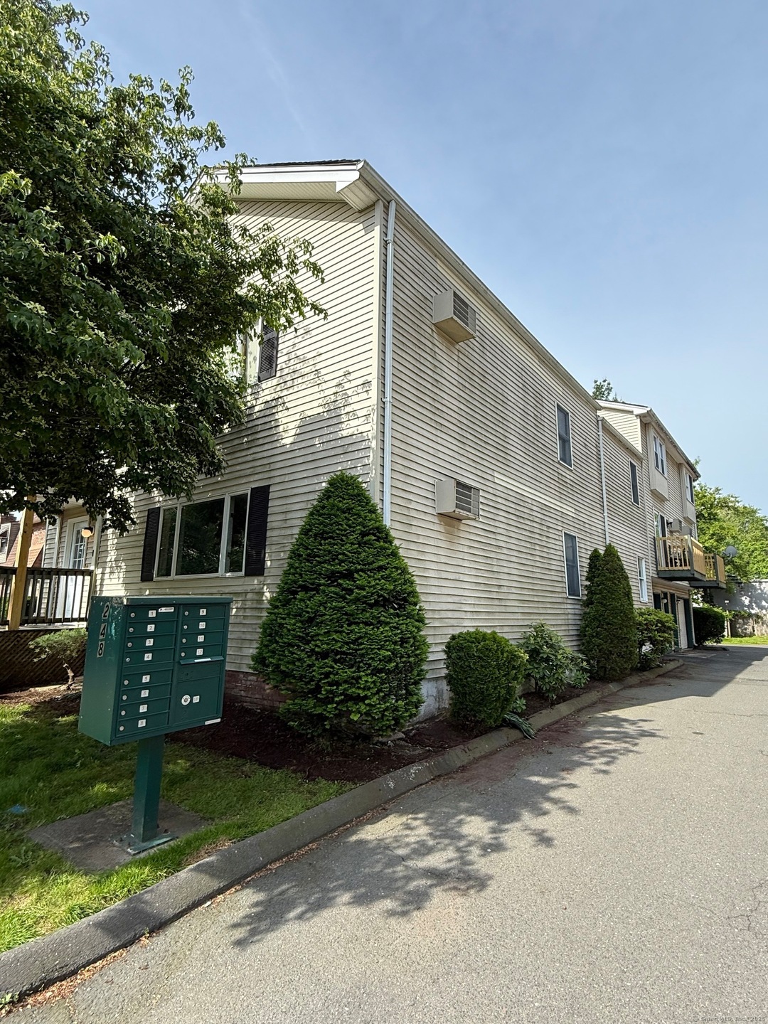 248 Lawlor St unit 1, New Britain, CT 06051 - photo 1