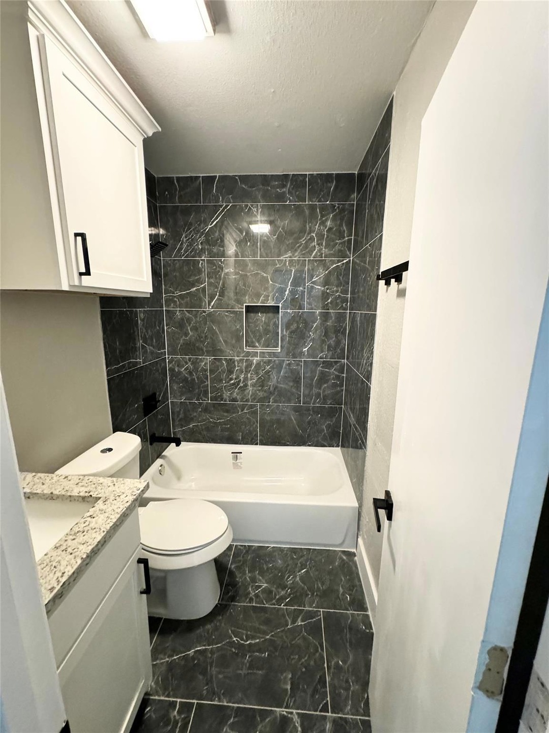 219 SE 13th St unit 3, Grand Prairie, TX 75051 - photo 1