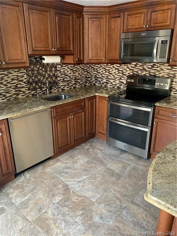 10 Sleepyhollow Dr, Norwalk, CT 06851 - photo 1