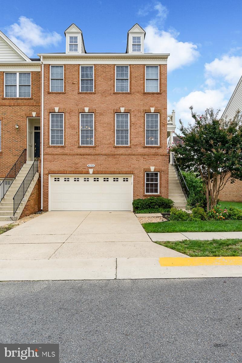 42705 Newcomer Terrace, Chantilly, VA 20152 - photo 1