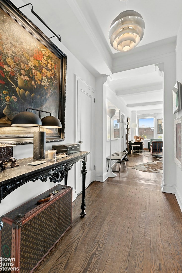 Pending $1,750,000 • Co-Listing Agent