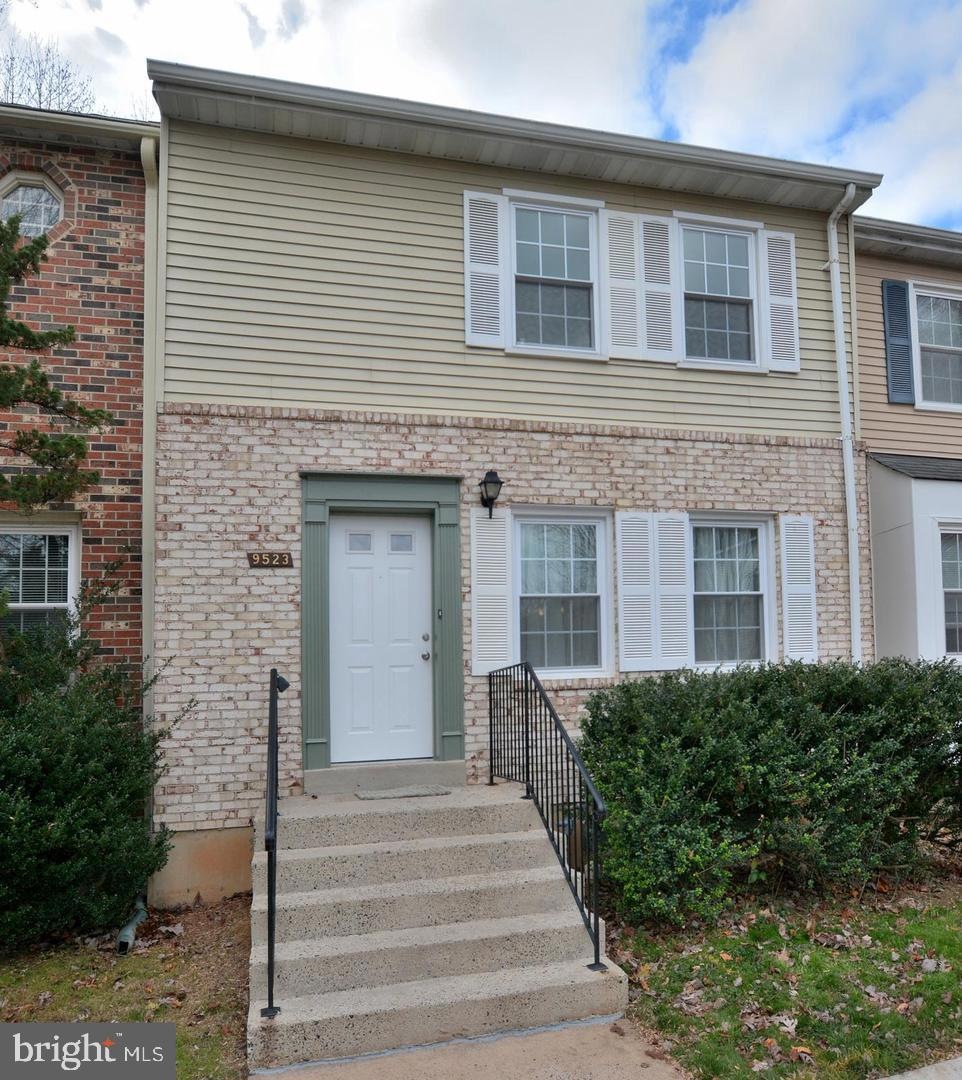9523 Poplar Leaf Ct, Fairfax, VA 22031 - photo 1