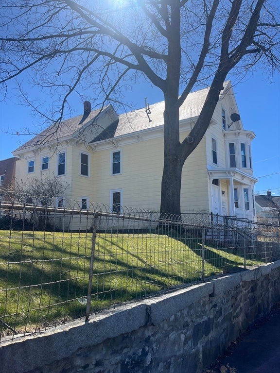 117 Coburn St, Lowell, MA 01850 - photo 1