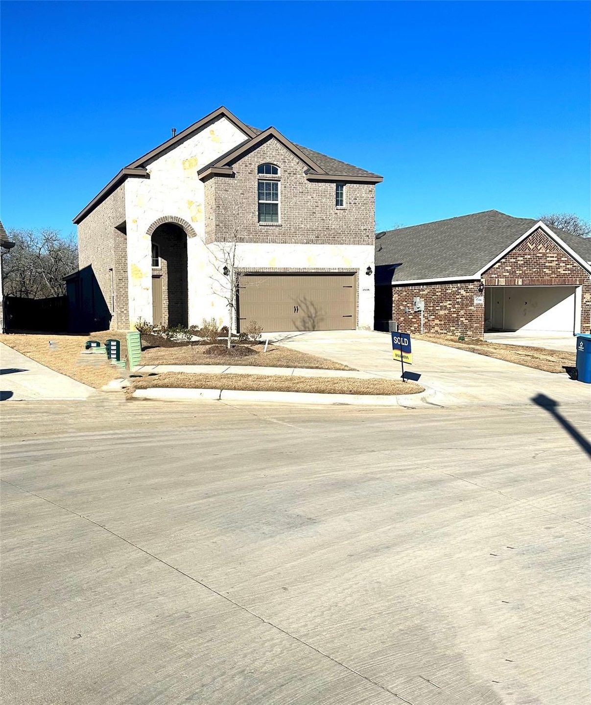 3938 Oak Creek Cir, Denison, TX 75020 - photo 1