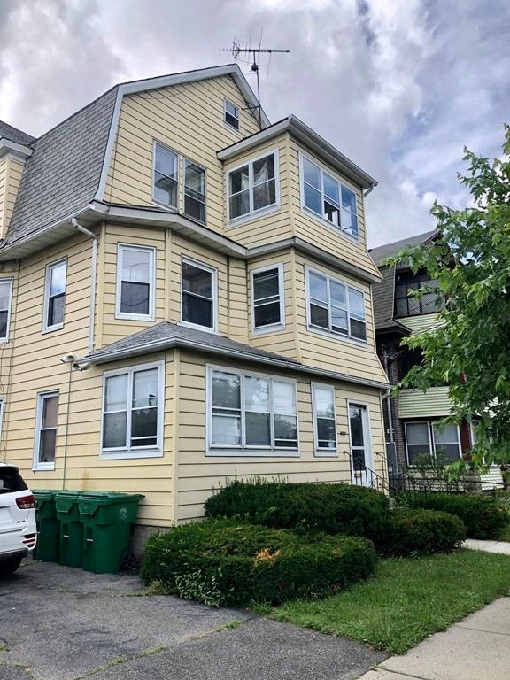 462 Springfield St, Chicopee, MA 01013 - photo 1