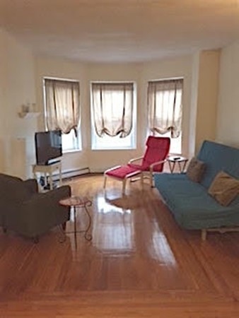 811 Washington St unit 1, Brookline, MA 02446 - photo 1