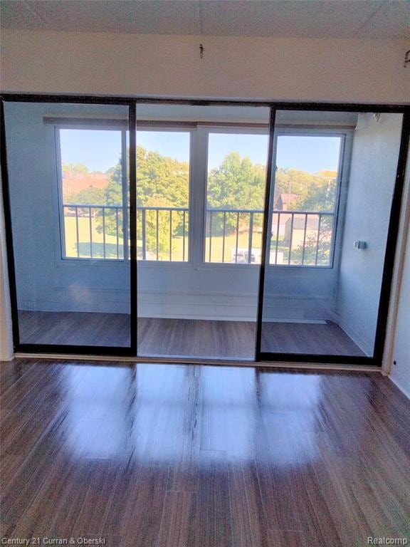 Morley Manor unit 211, Dearborn, MI 48124 - photo 1