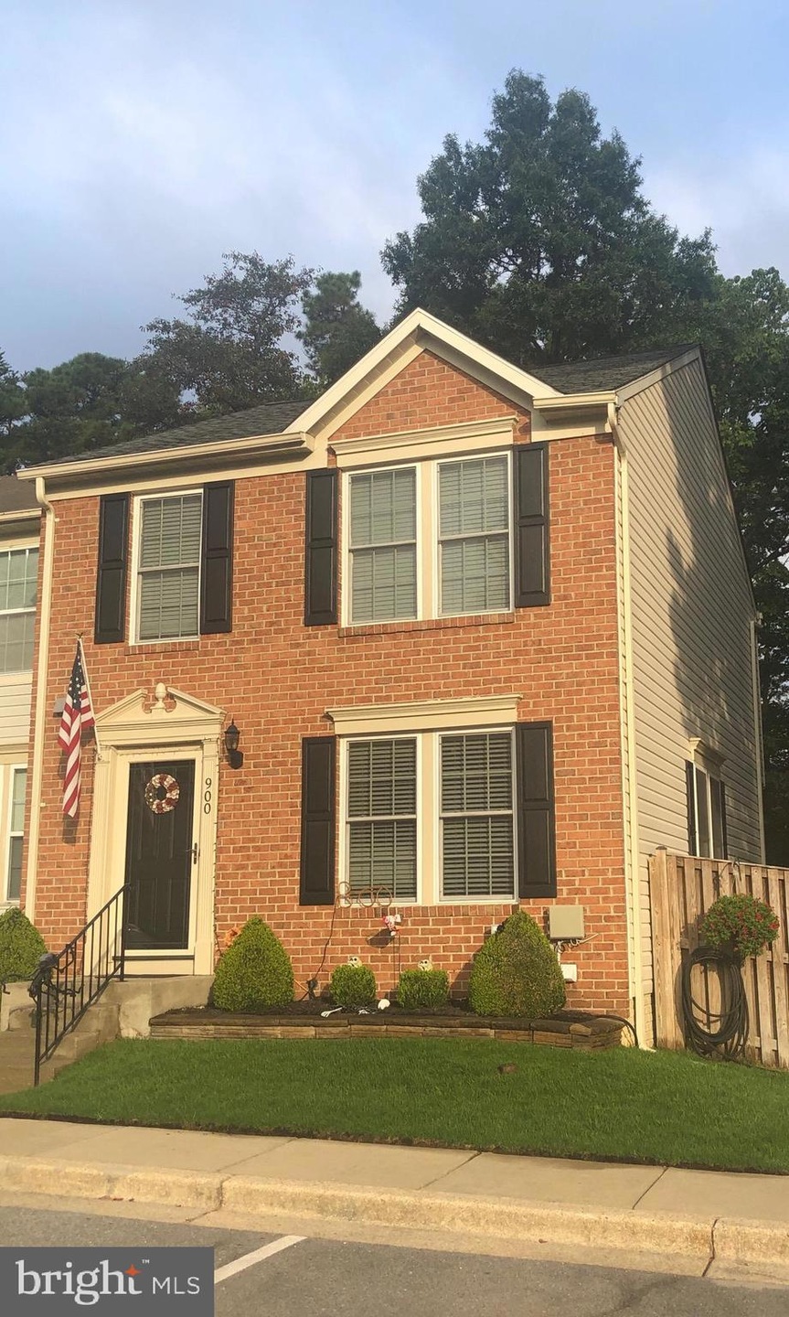 900 Chestnut Wood Ct, Chestnut Hill Cove, MD 21226 - photo 1