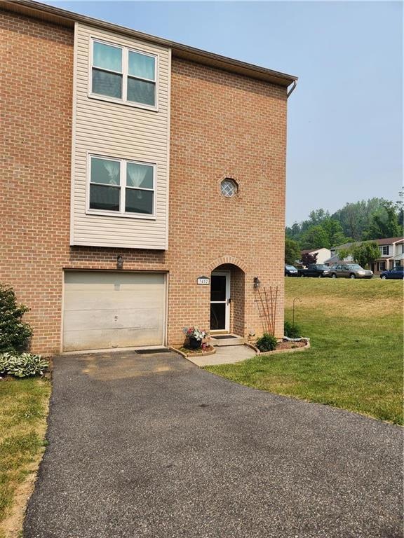 3452 Portland Dr, Whitehall, PA 18052 - photo 1