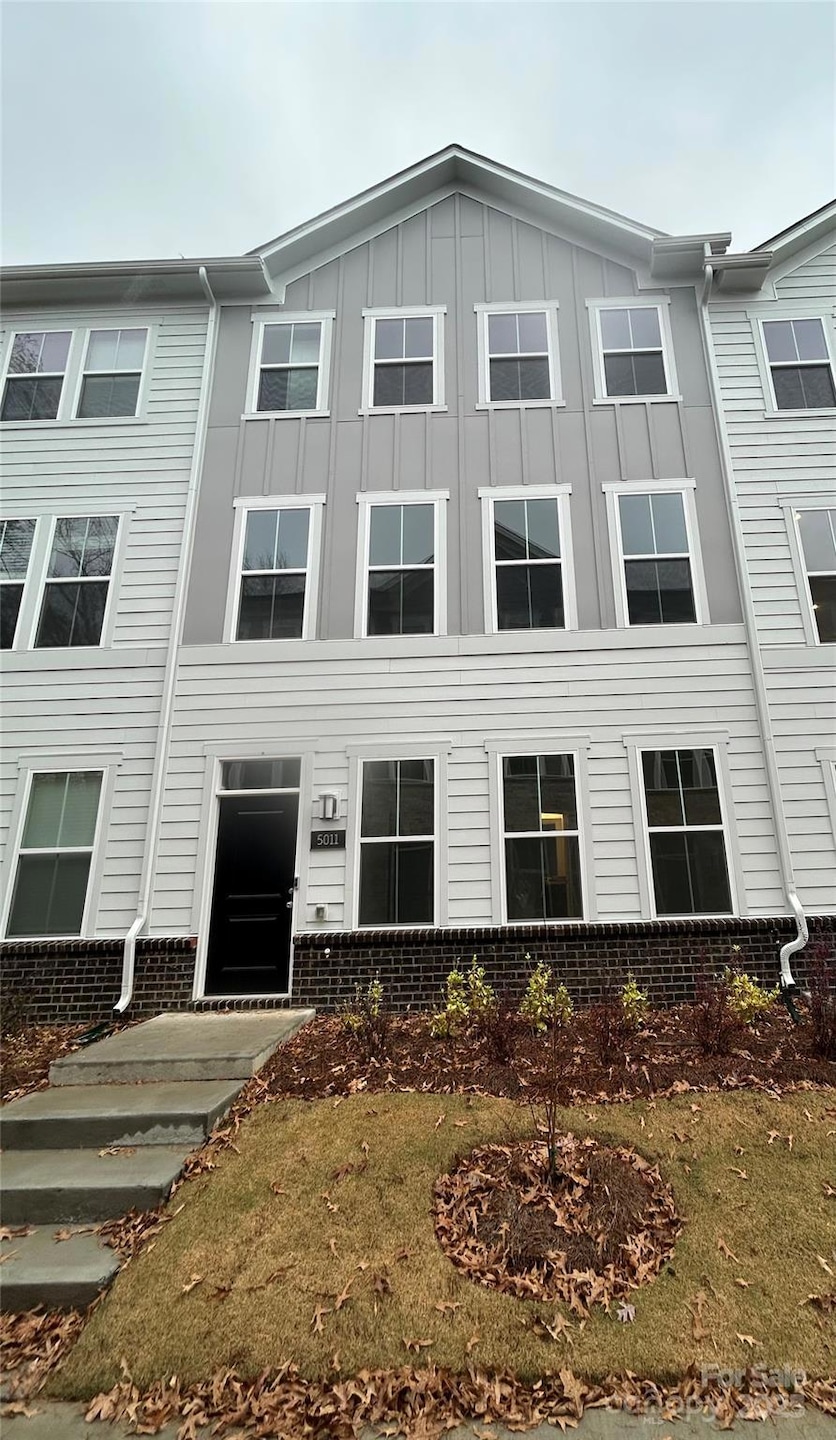 5011 Rill Ct unit 34, Charlotte, NC 28262 - photo 1