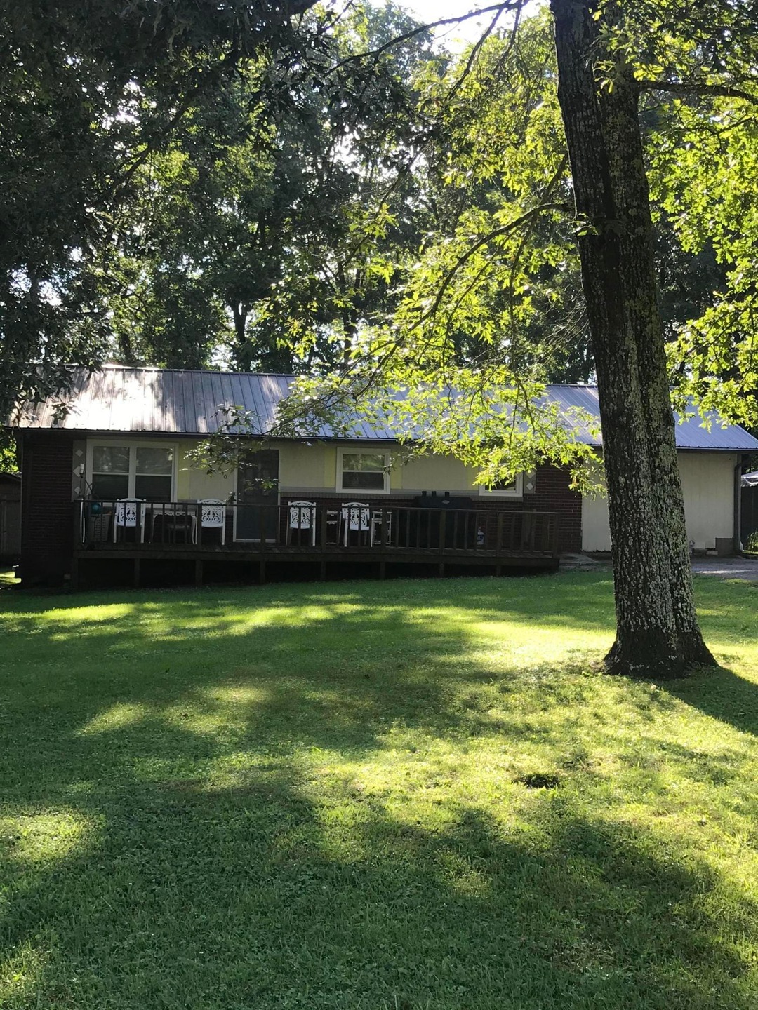 640 Dillon St, Crossville, TN 38555 - photo 1