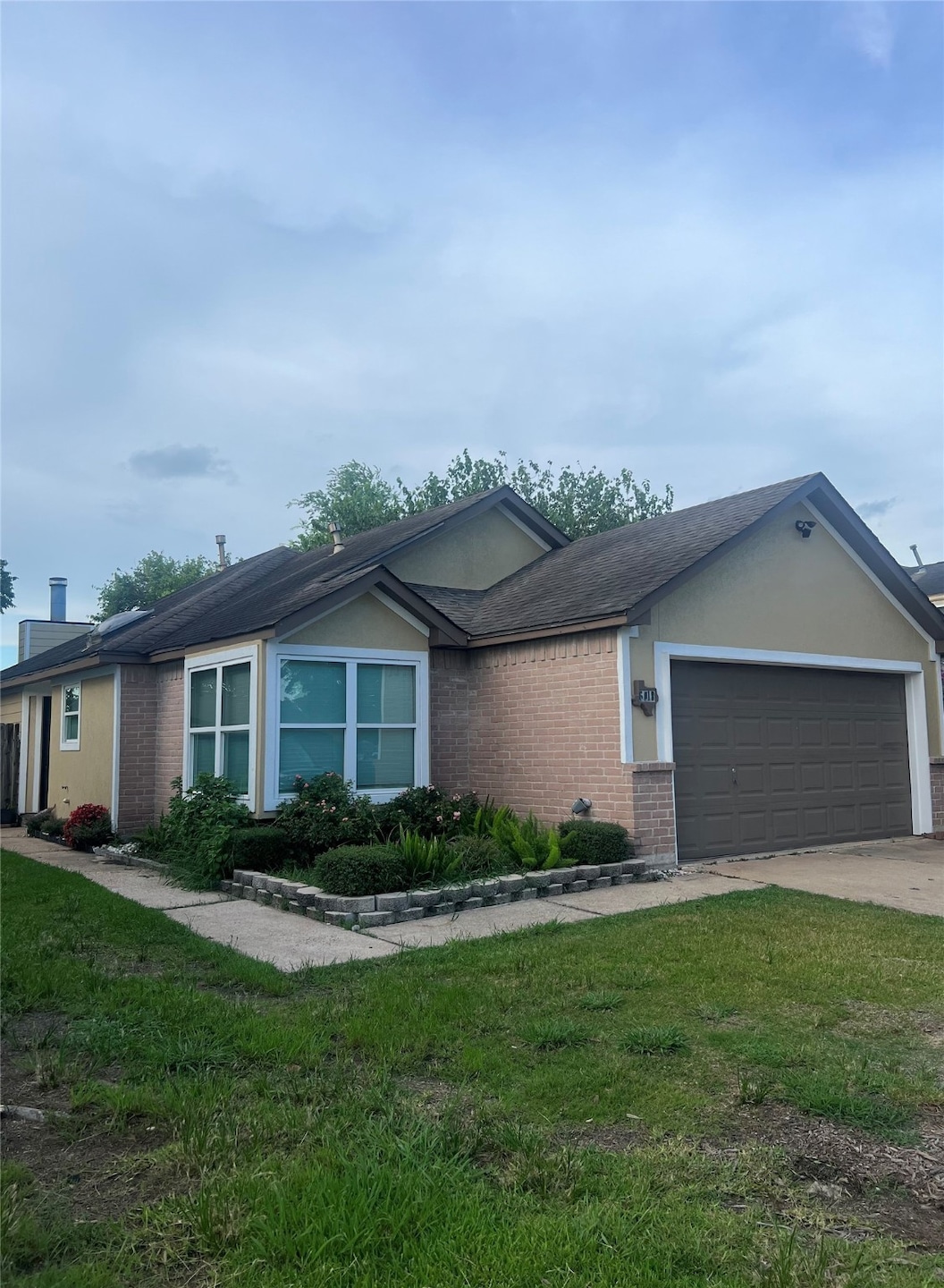 6018 Beaconridge Dr, Houston, TX 77053 - photo 1