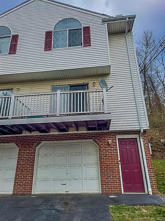 176 Lincoln St unit 12, Waterbury, CT 06710 - photo 1