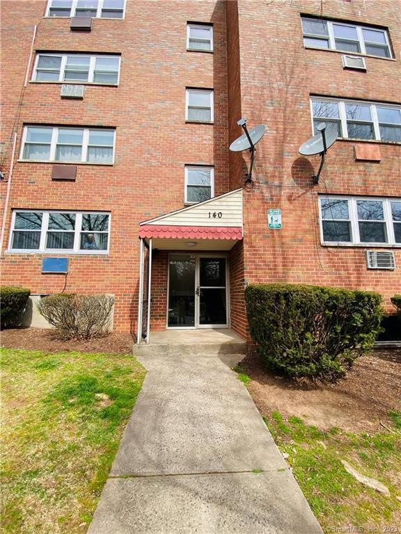 140 Clinic Dr unit 302C, New Britain, CT 06051 - photo 1