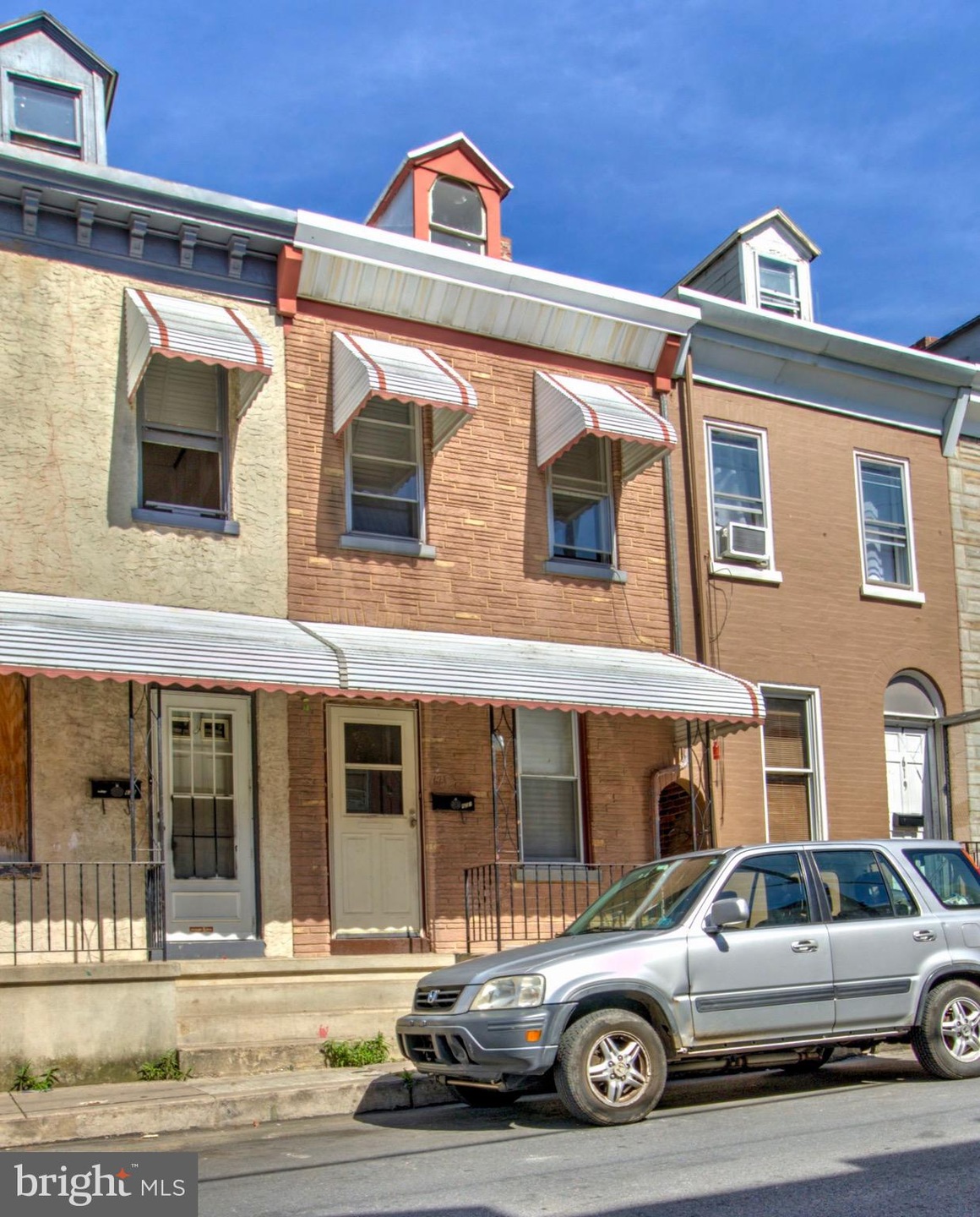 621 Moss St, Reading, PA 19604 - photo 1