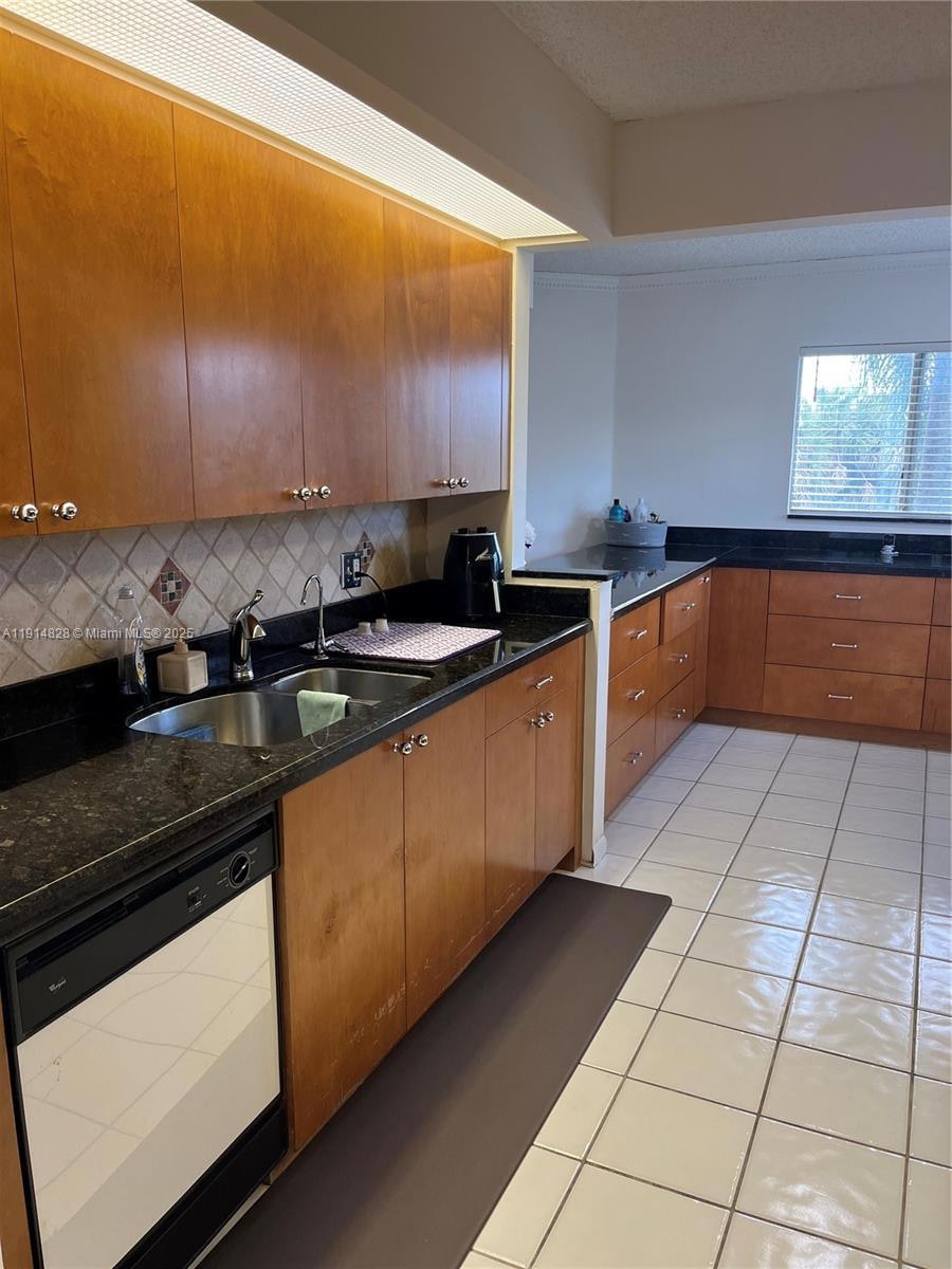 1301 SW 142nd Ave unit 301H, Pembroke Pines, FL 33027 - photo 1