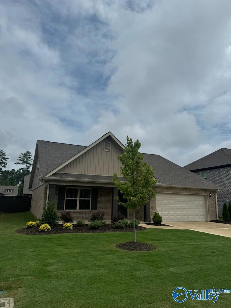 121 Barlow Way, Owens Cross Roads, AL 35763 - photo 1