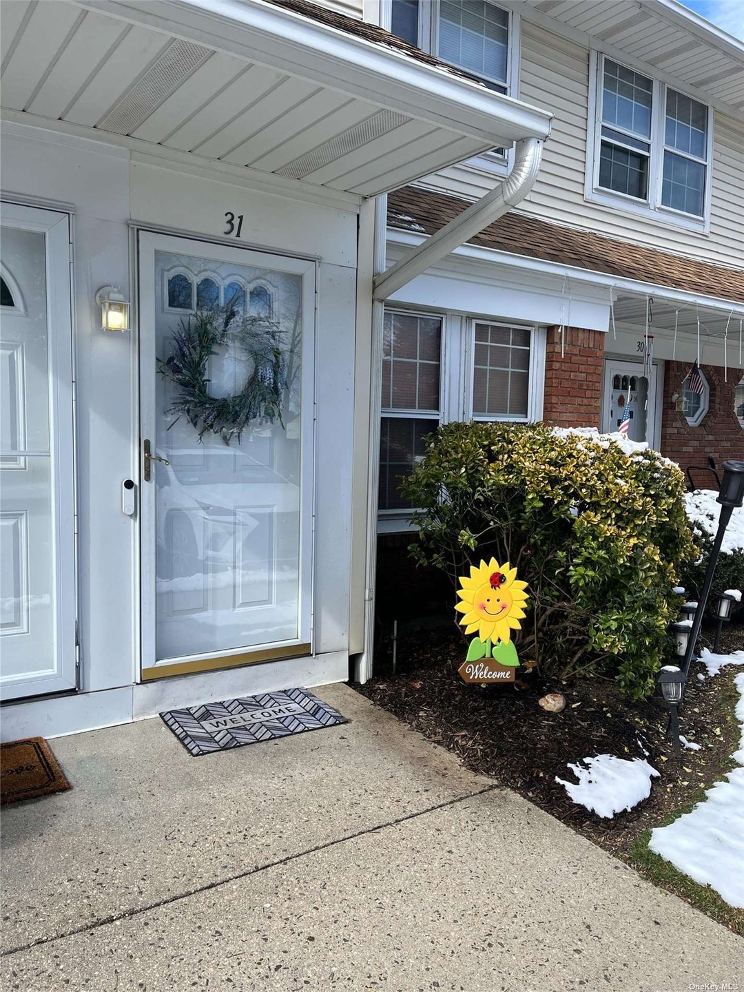 31 Gazebo Ln, Holtsville, NY 11742 - photo 1