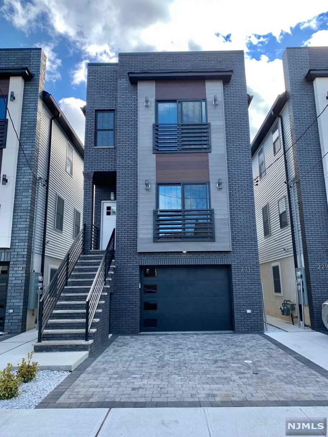 231 Cleveland Ave unit (1F+G), Harrison, NJ 07029 - photo 1