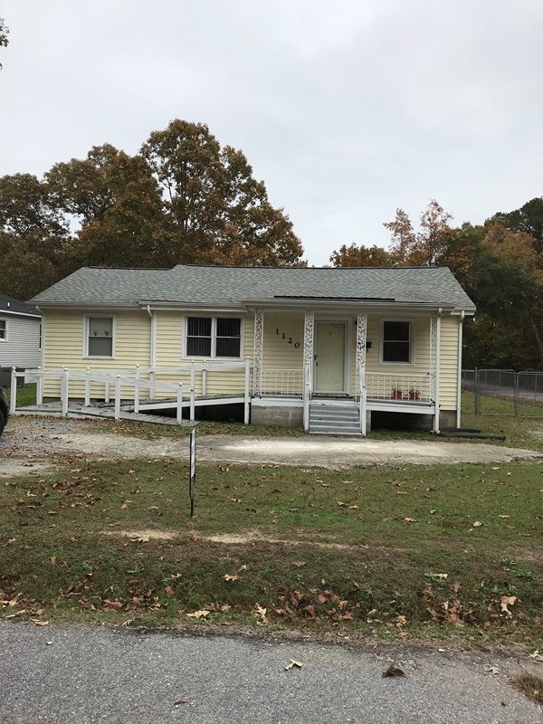 1120 Woodlawn St, Roanoke Rapids, NC 27870 - photo 1