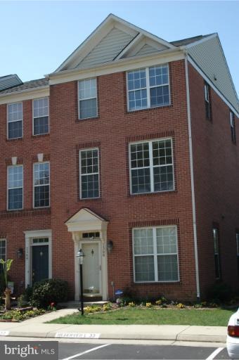 2366 Woodland Pond Ln, Herndon, VA 20171 - photo 1