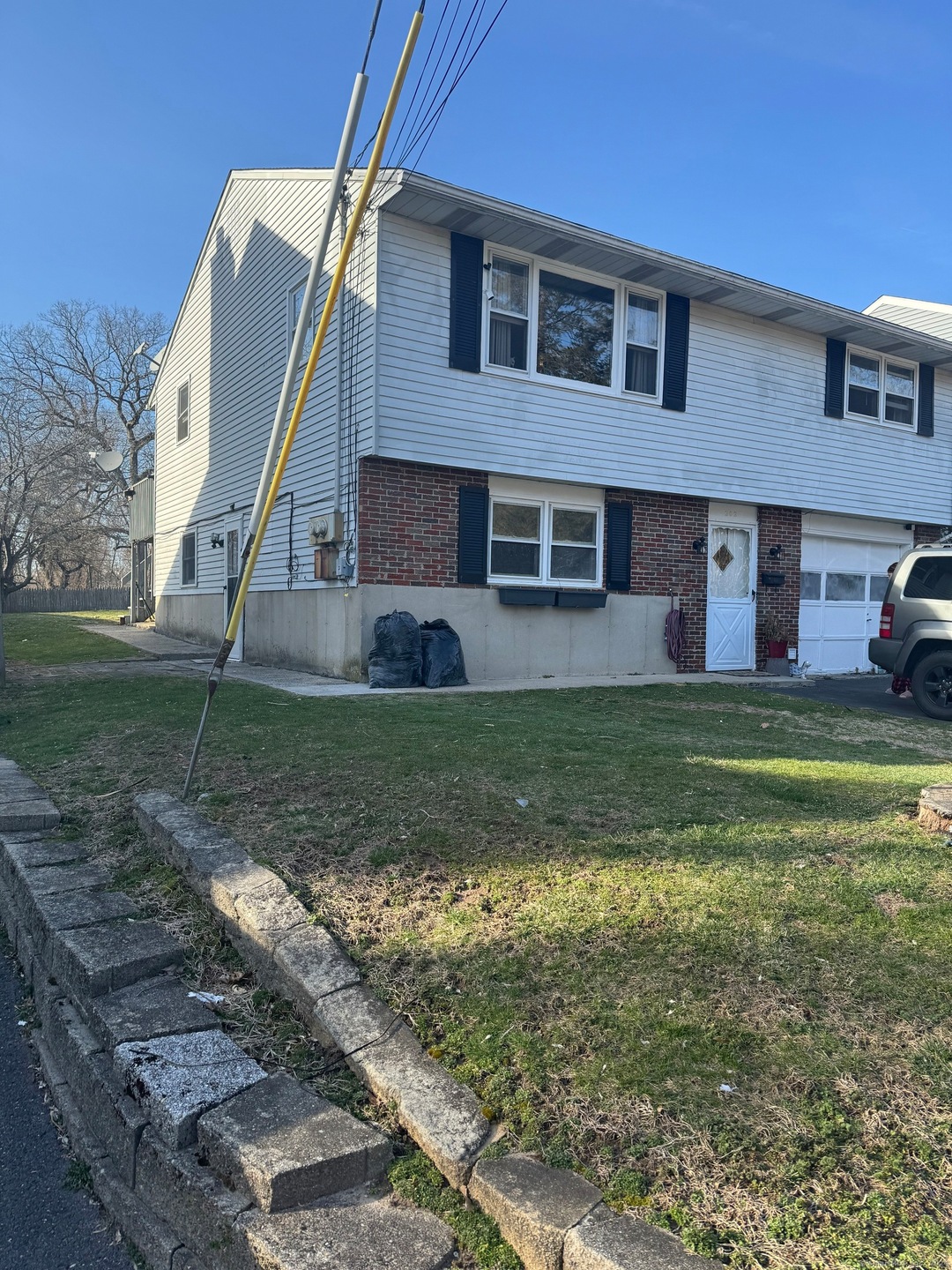 202 Allen St, Waterbury, CT 06706 - photo 1