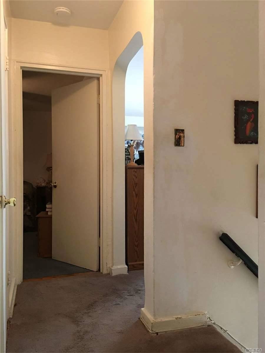 261-55 Langston Ave unit B, Glen Oaks, NY 11004 - photo 1