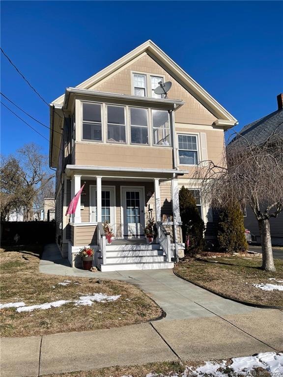 Welcome to 31 Walnut! A meticulously maintained tw