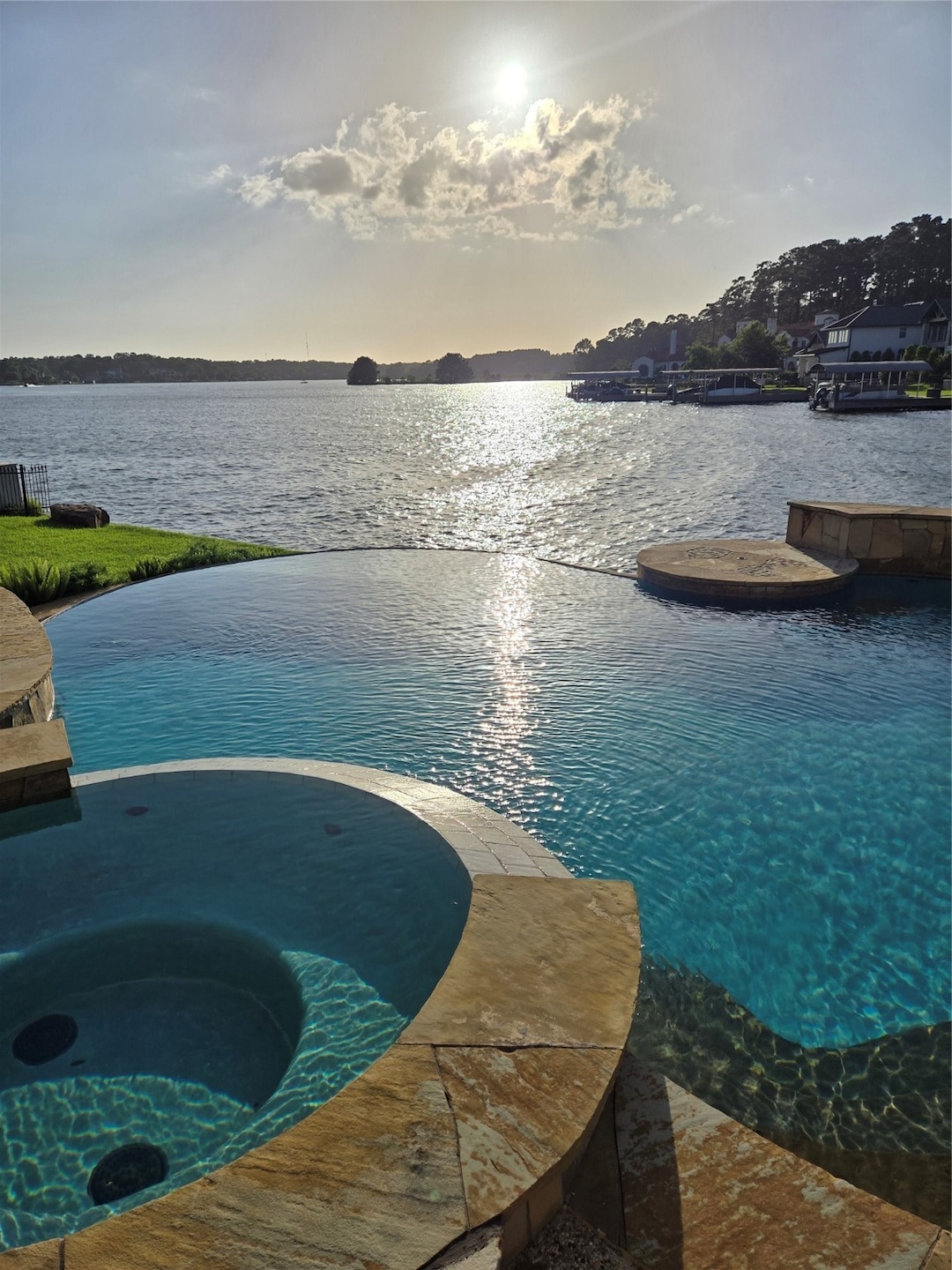 Welcome to luxury living on the lake!