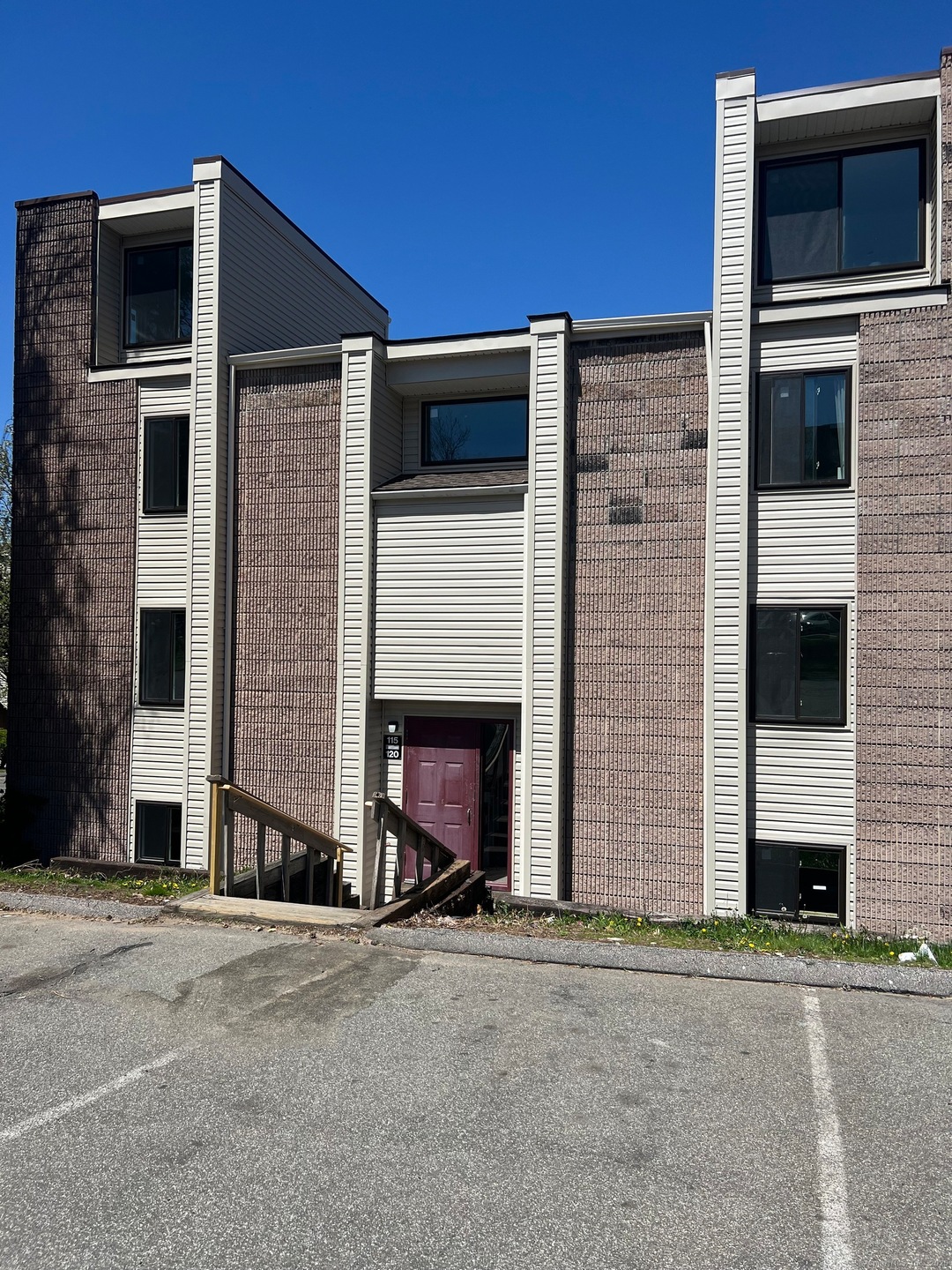 117 Burgundy Hill Ln unit 117, Middletown, CT 06457 - photo 1