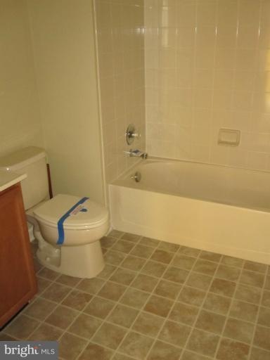 42771 Hollingsworth Terrace unit 5B, Chantilly, VA 20152 - photo 1