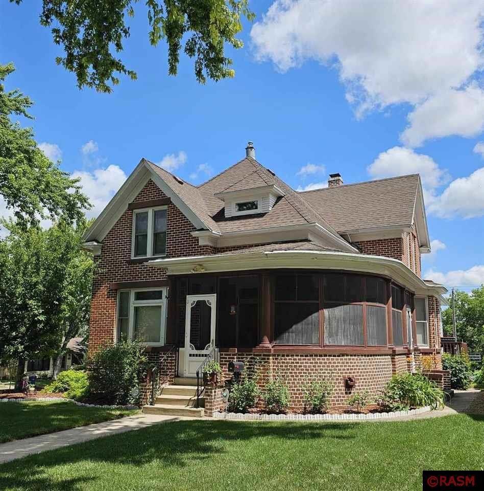 526 526 N State St, New Ulm, MN 56073 - photo 1