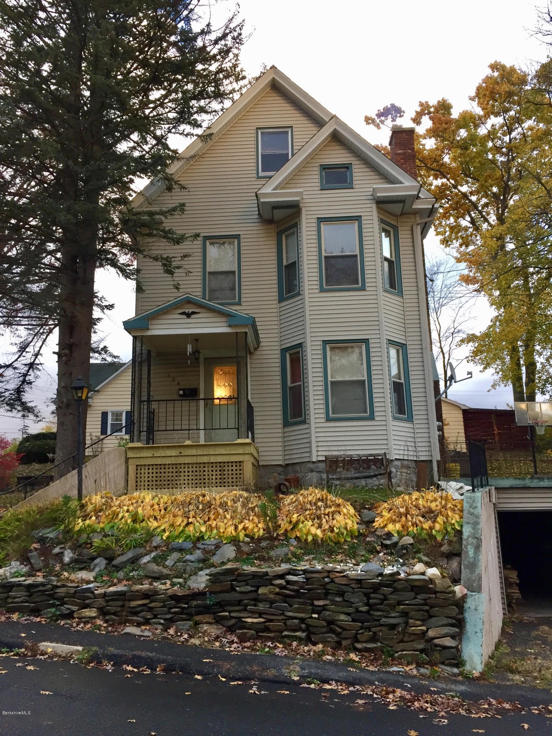 124 N Holden St, North Adams, MA 01247 - photo 1