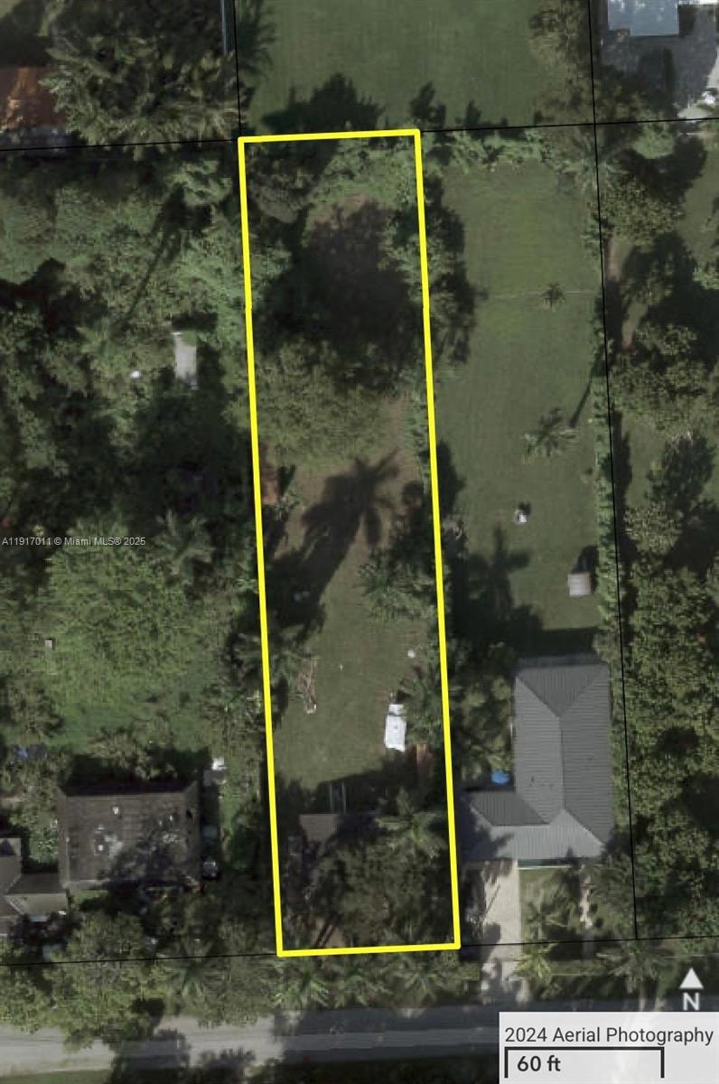 411 NE 152nd St, Miami, FL 33162 - photo 1