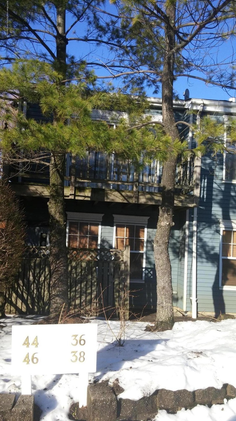 36b pond way