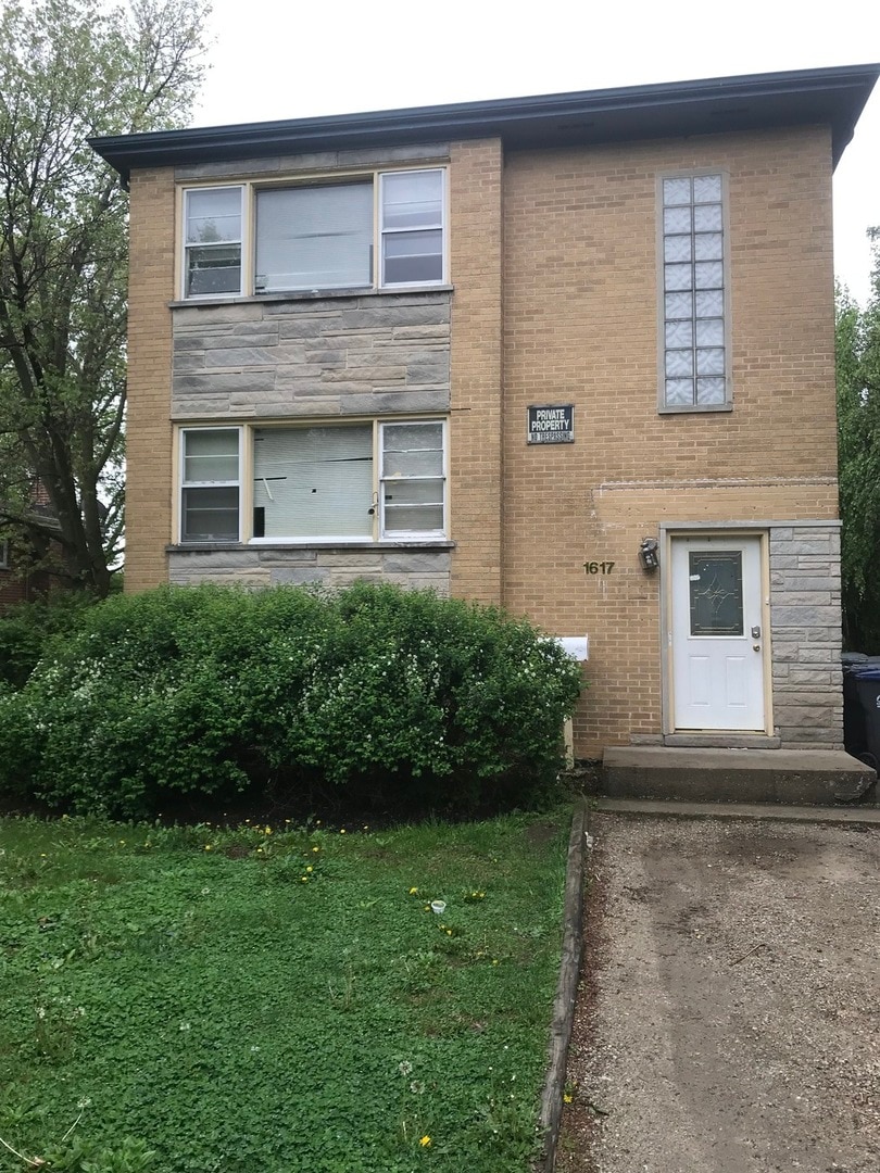 1617 11th St, Waukegan, IL 60085 - photo 1