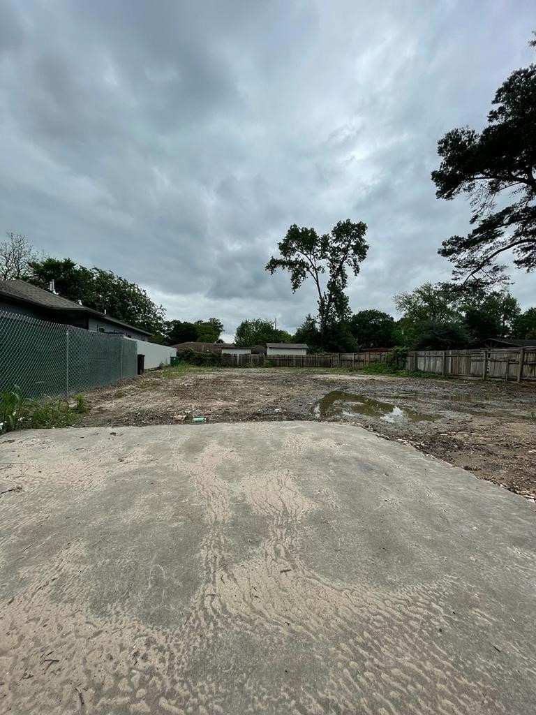 976 Marjorie St, Houston, TX 77088 - photo 1