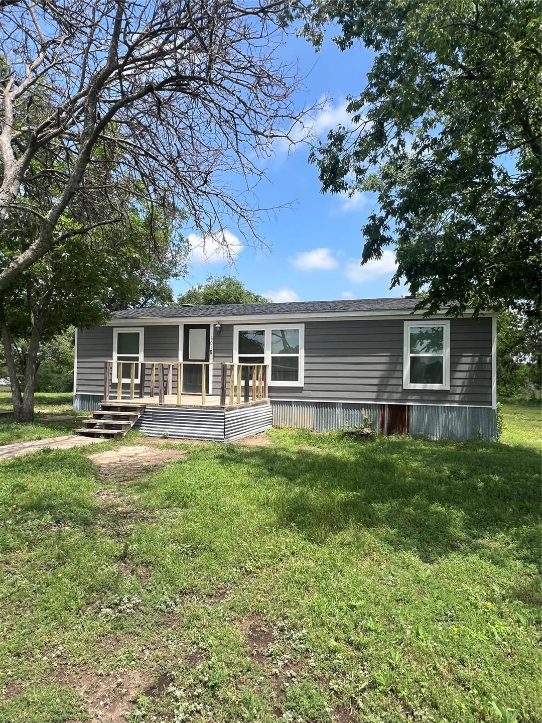 301 Stonebridge Ct, Weatherford, TX 76085 - photo 1