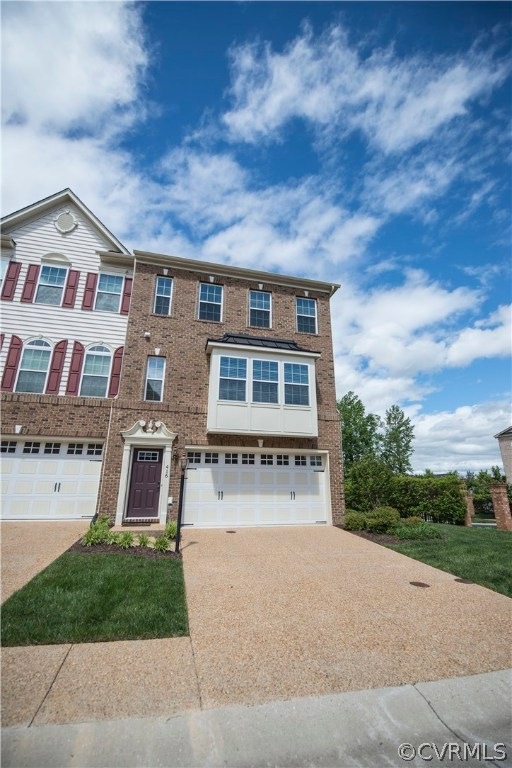 EXTERIOR - 416 SIENA