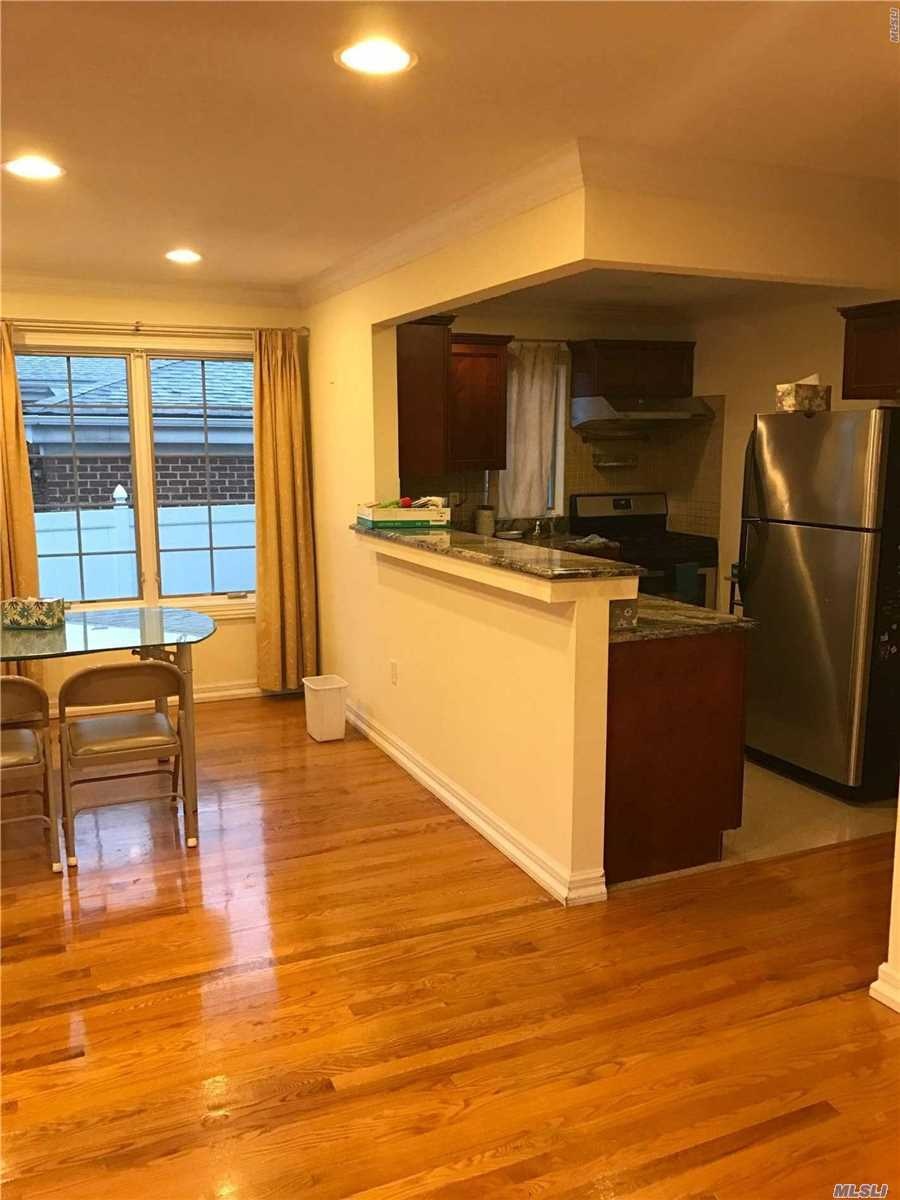 27-05 Murray Ln unit 1st FL, Flushing, NY 11354 - photo 1