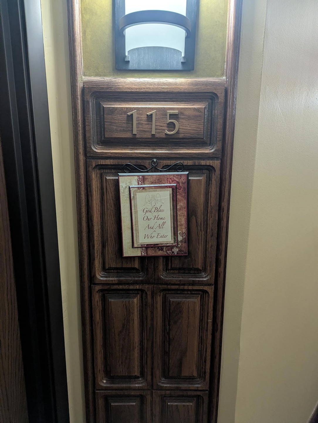 10451 Greenbrier Rd unit 115, Hopkins, MN 55305 - photo 1