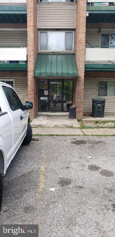 3101 Southern Ave unit 15, Temple Hills, MD 20748 - photo 1