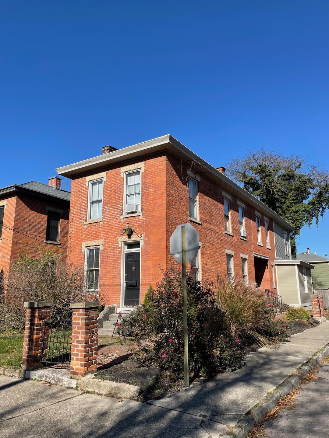 254 E Sycamore St, Columbus, OH 43206 - photo 1