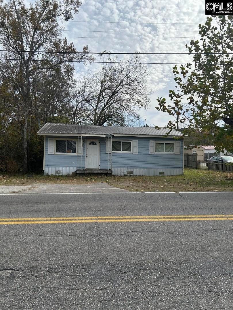 503 Moore St, Lake City, SC 29560 - photo 1