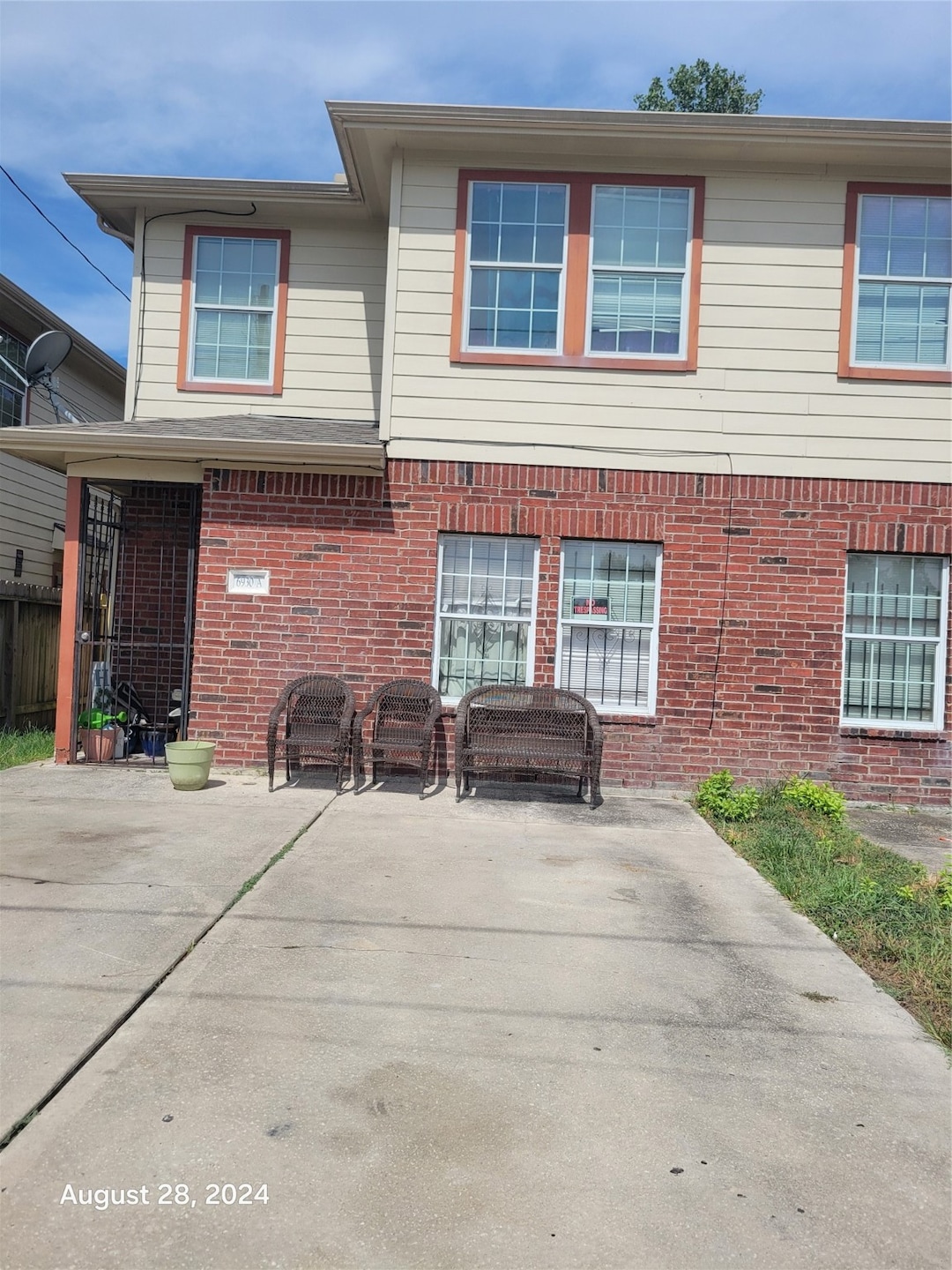 4732 Clover St unit B, Houston, TX 77033 - photo 1