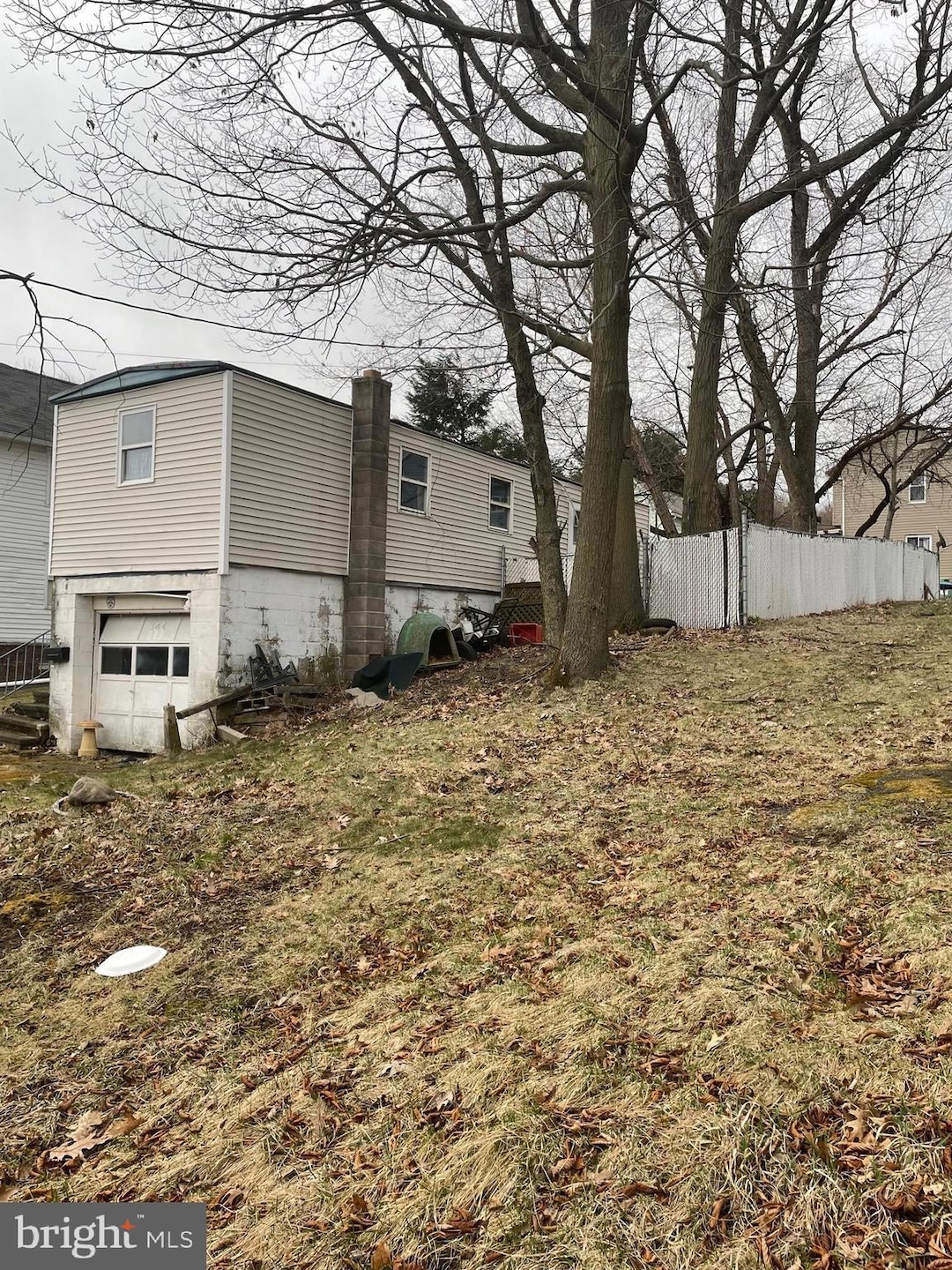 144 E Pine St, Dunmore, PA 18512 - photo 1