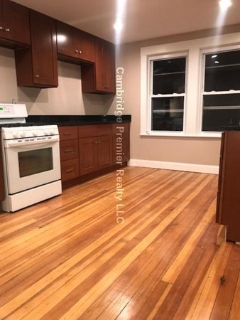 538 Main St, Stoneham, MA 02180 - photo 1