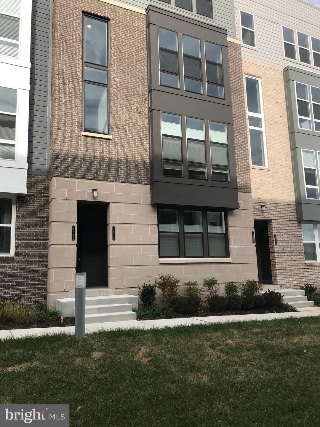 13313 Launders St, Herndon, VA 20171 - photo 1